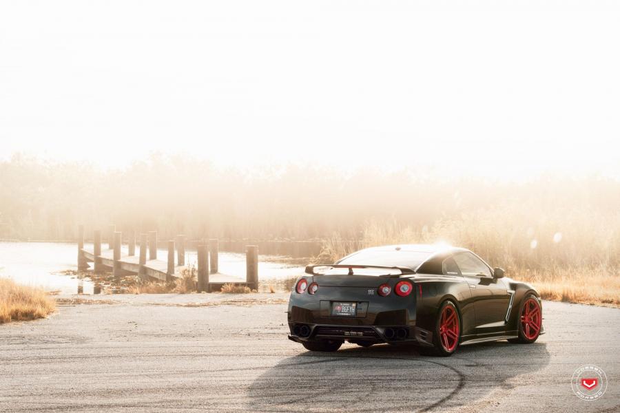  Nissan GT-R on Vossen Wheels (HC-1) 2017 года  (фото 7 из 13)